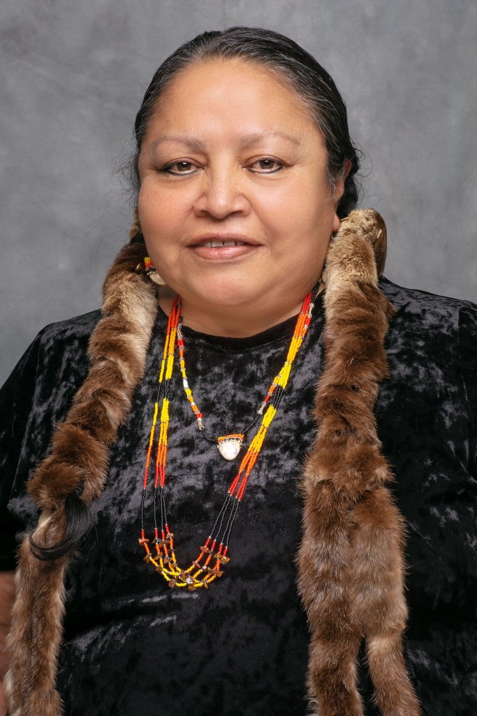 Lori Edmo is a member of the Indigenous press.