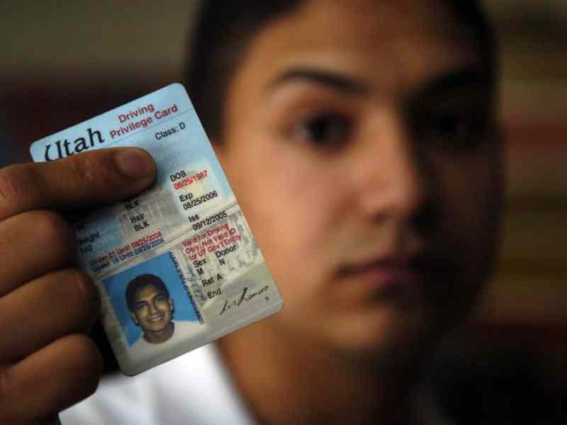 Los inmigrantes indocumentados pueden obtener licencias. ICE puede obtener sus datos.
